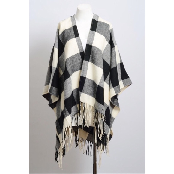 Black & White Woman’s Buffalo Check Tassel Poncho - Picture 4 of 4